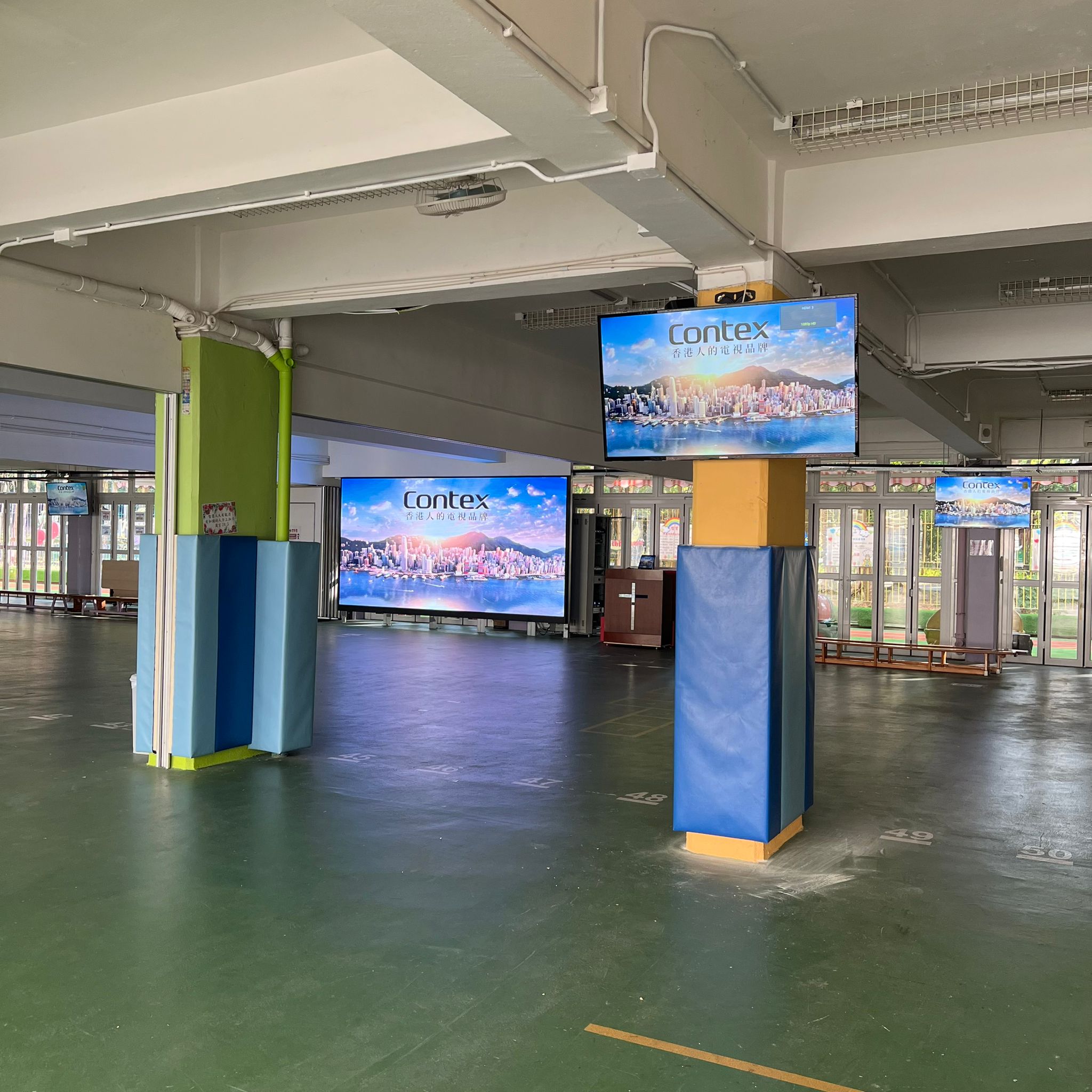有蓋操場P2 LED Wall + 55”TV + 佈線工程