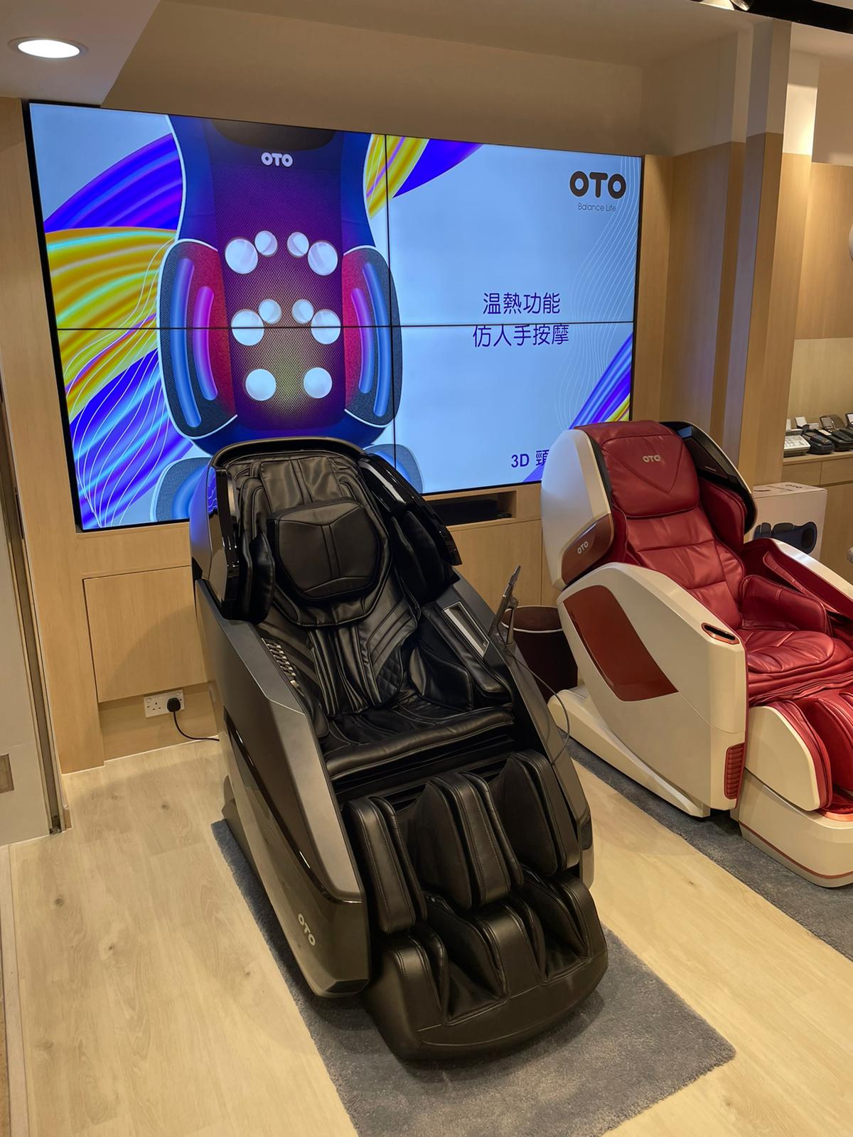 另一店舖同樣採用了Video Wall (LCD)拼接屏,配合重點宣傳產品,循環播放產品介紹影片,立即成為焦點!